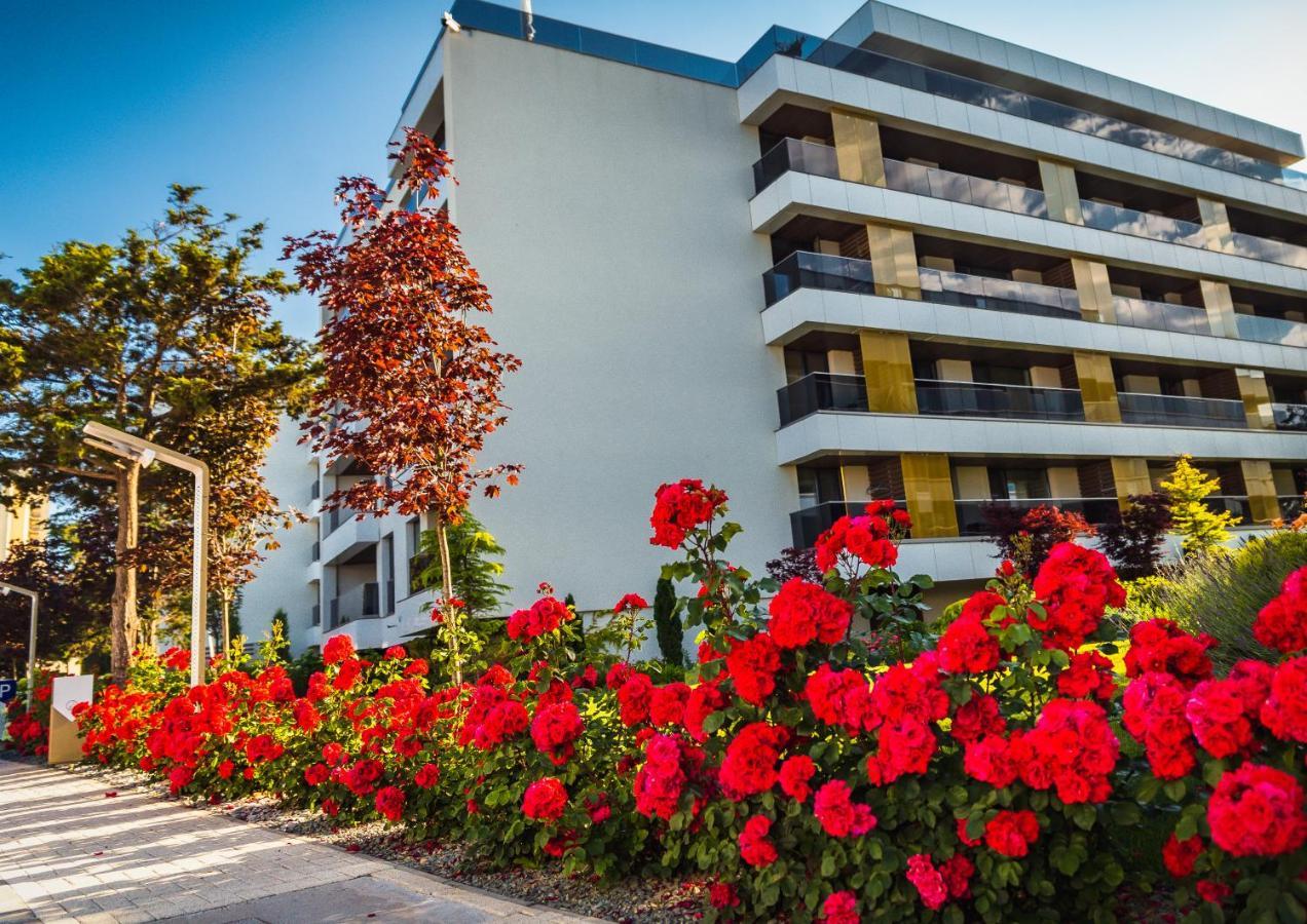 Novum By The Sea Aparthotel Olimp Bagian luar foto