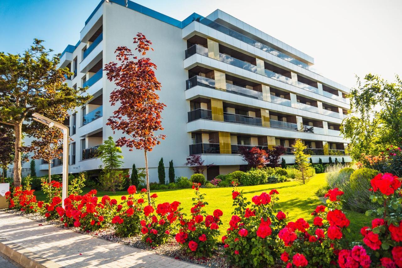 Novum By The Sea Aparthotel Olimp Bagian luar foto